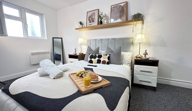 Historic Birmingham's Charming Studio Apartment