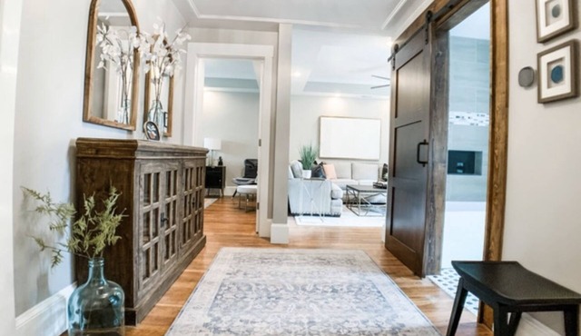 Historic Bldg - Luxury Apt 6A