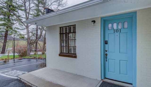 Historic Blue Ridge Tourist Court - Suite