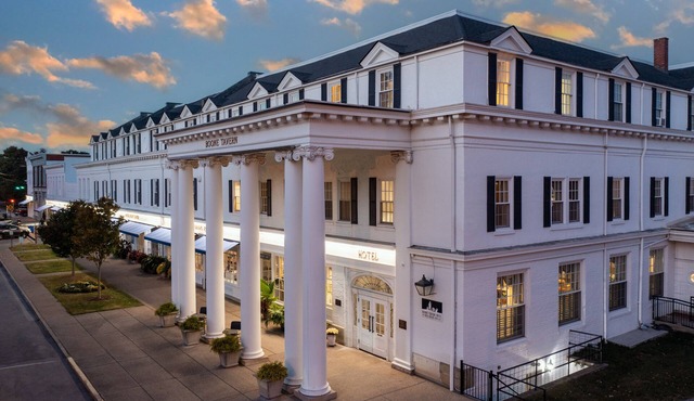 Historic Boone Tavern Hotel and Restaurant