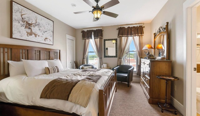 Historic Branson Hotel ~ Downtown ~ Buck Bungalow