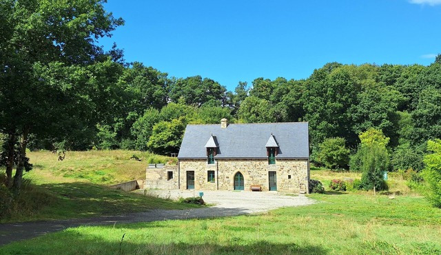 Historic Breton mill between nature, river and sea
