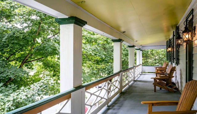 Historic Buckhorn Inn - Shenandoah Valley - Queen