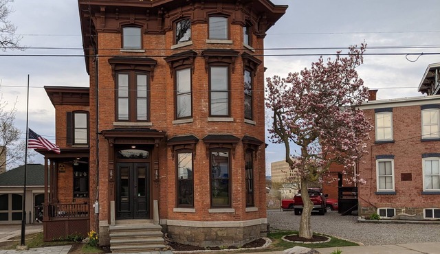 Historic Building/Downtown Utica walk to Genesee Street 3