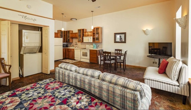 Historic building with comfortable rooms in De Soto