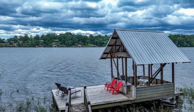 Historic Buzzard Roost on the Lake - Stay on Lake Tuscaloosa!