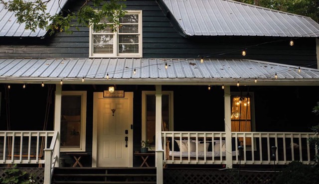 Historic cabin on 14 acres in the mountains of western NC, Wi-Fi & W-D
