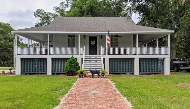 Historic "Cannon Ball" House Close to Cumberland ferry and historic down town.