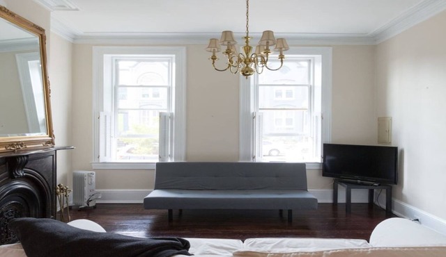 Historic Capitol Hill - Steps to Capitol and Museums - New to VRBO!