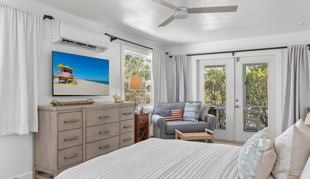 Historic Captiva PO Cottage Garden Suite Steps to Beach Casual Lux Décor - Jensen's "On the Gulf" 7
