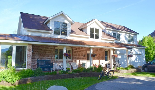 Historic Carbondale Schoolhouse/Luxury Apartment
