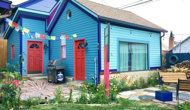 Historic Carriage House-Downtown