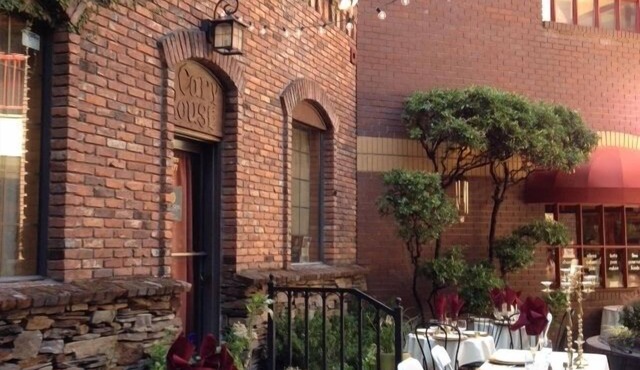 Historic Cary House Hotel