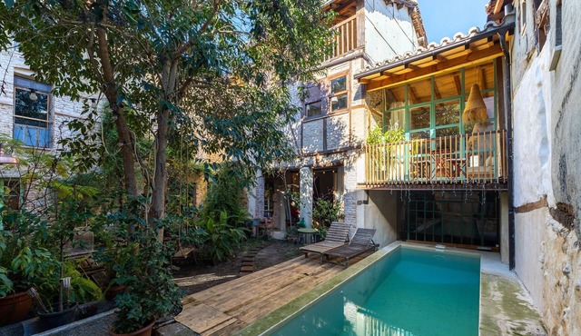 Historic Casona in Sierra de Gredos – Private Pool, 7 Bedrooms, 14 Guests