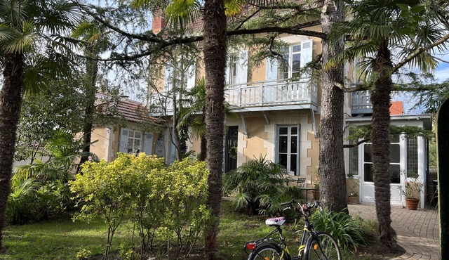 Historic chalet in Arcachon with charming garden