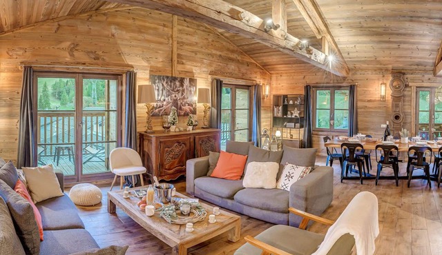 Historic Chalet in Tignes - 14 guests, sauna, wifi included