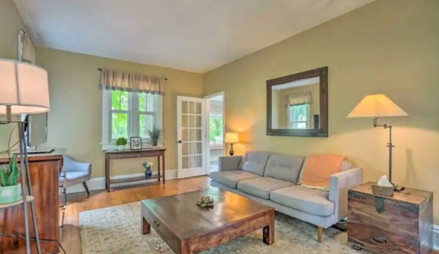 Historic Charles Town Home. Centrally Located