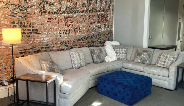 Historic Charm- 2 bedroom apartment, downtown Albert Lea