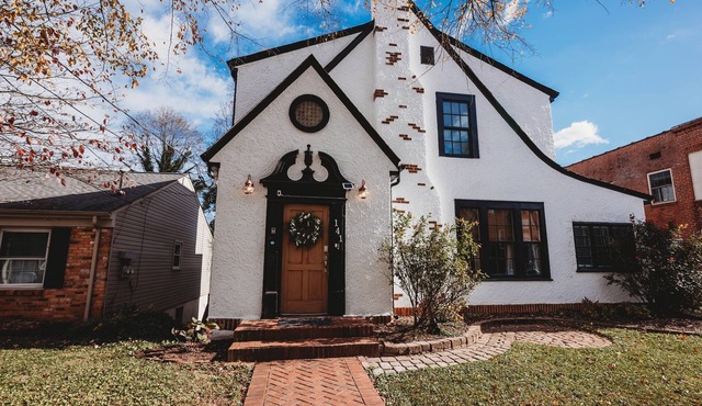 Historic Charm close to Averett & Casino; Great for Families & Groups of Friends