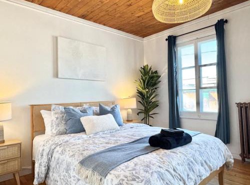 Historic Charm & Modern Comfort Sleeps 8