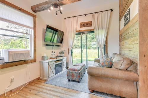 Historic Charm + Modern Luxury: 6 Mi to Stowe Mtn