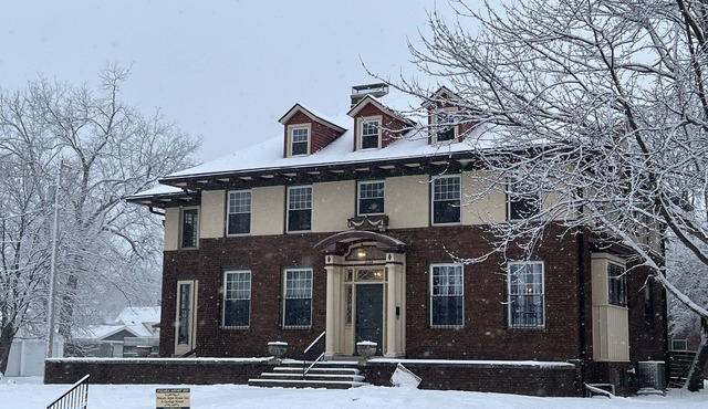 Historic charm - Modern comfort! Charming home & neighborhood w large backyard