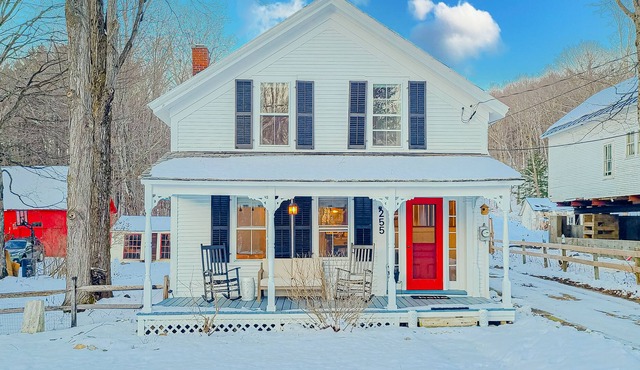 Historic charmer with a private hot tub, firepit, washer/dryer - dog friendly