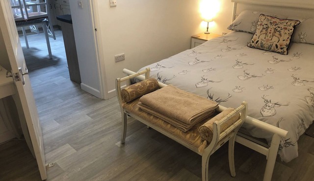 Historic clifftop house with stunning lighthouse views, large rooms, sleeps 6-8*