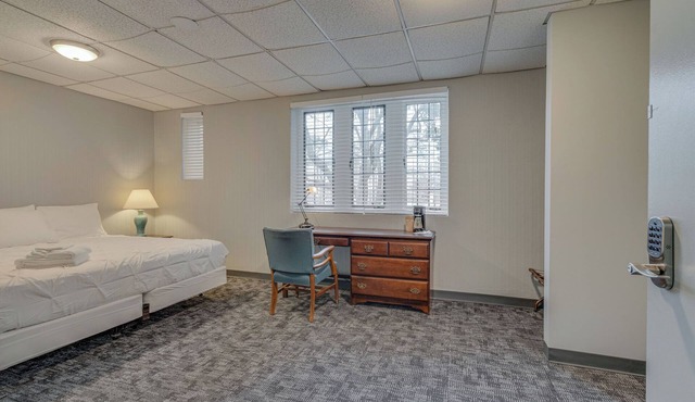 Historic Converted Dorm Room in Great DT location!