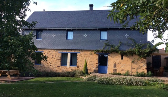 Historic Cottage in Nature Reserve with Modern Comforts, Near Forest, 8 Guests, Accessible