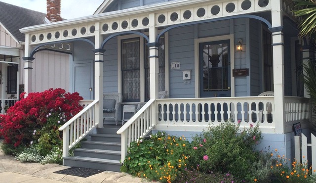 Historic 'Cottage at the Cove' at Lover's Point - Your Home Away From Home