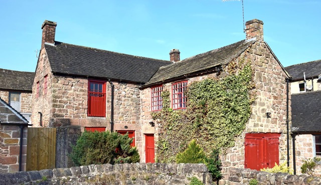 Historic Cottage in a Traditional Mill Village