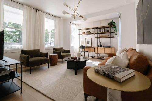 Historic Cottage + Modern Luxury Walk to Capitol