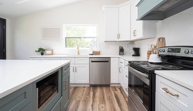 Historic Cottage near Original Wright Brothers Site - 3BR - 2.5BA