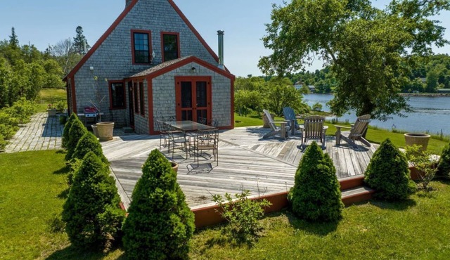 Historic Cottage on Perfect Ocean Shores