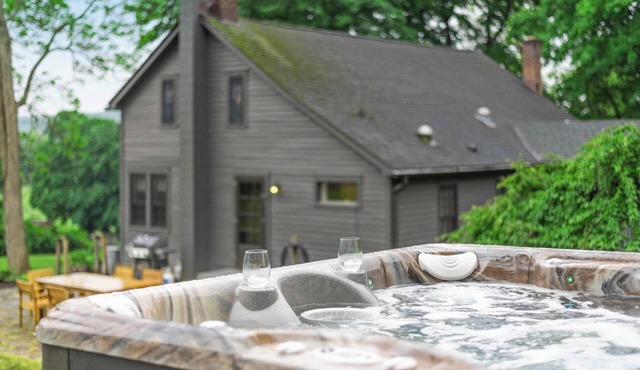 Historic Cottage w Brand New Hot Tub and Game Room