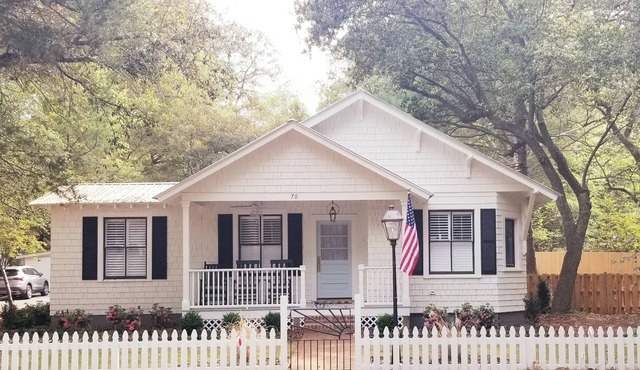 Historic Cottage with Private Pool, Firepit, Walk to Village