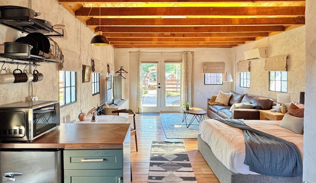 Historic Cottonwood Casita -Outdoor Soaking Tub