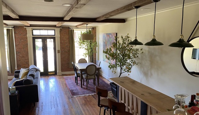 Historic Country Guest House, close to Gettysburg, Frederick, Ski Slopes & more.