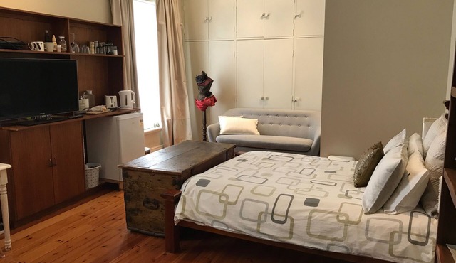 Historic Courthouse with stunning bathroom- doorstep to Barossa