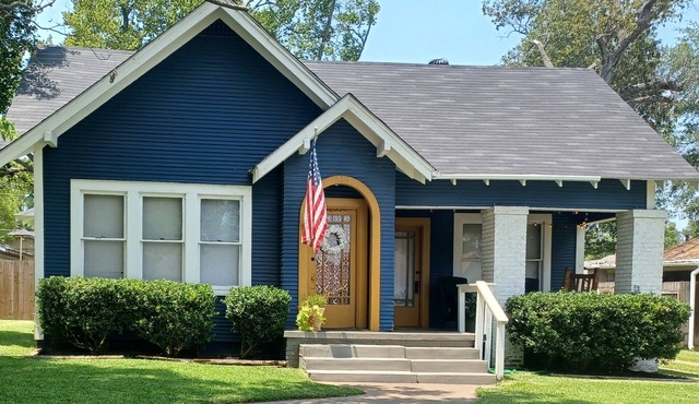 Historic, Cozy Home in the Heart of Town