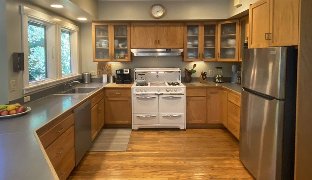 Historic Craftsman Home in the Heart of Rockridge, Oakland