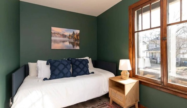 Historic Craftsman, just 8 minutes from downtown Kalamazoo.