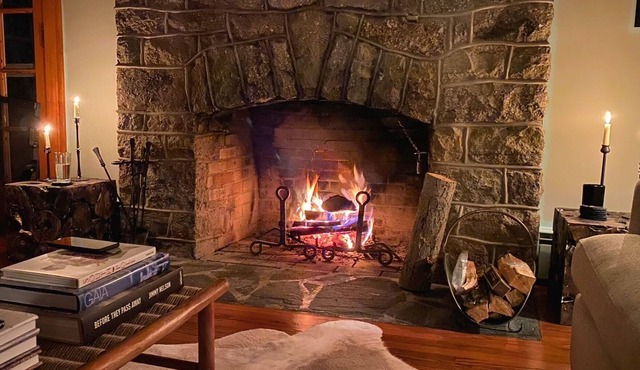 Historic Creekside 1.5 acre Private Family Home in the Mountains!