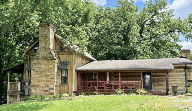 Historic Creekside Cabin at Arrington Reserve