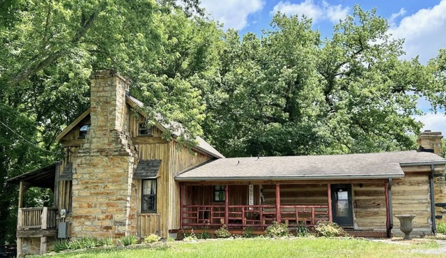 Historic Creekside Cabin at Arrington Reserve