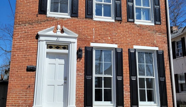 Historic Creekside Home - 2br 2.5ba - Downtown North East