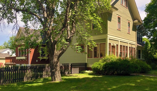 Historic Designer Home on Quiet Tree-Lined Street Walkable to Downtown!