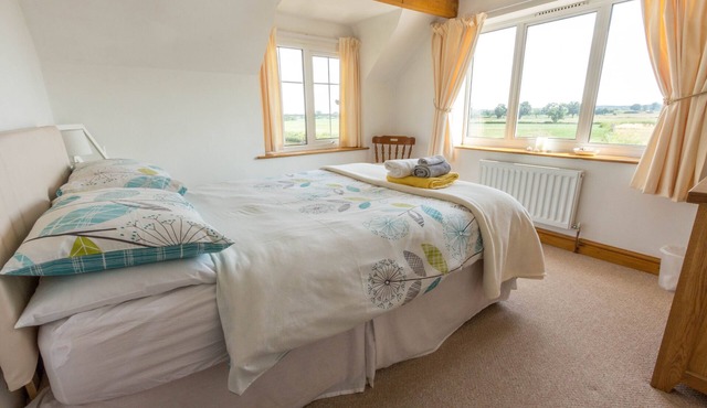 Historic detached cottage, on the banks of the River Severn Nr Upton & Malvern