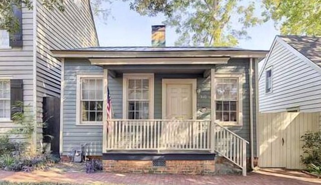 Historic District Cottage on East Jones Street!